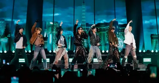 131.000 personas vibraron en Bogotá con BTS y Romeo Santos