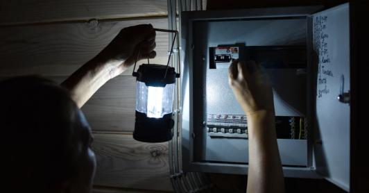 Colombia priorizara el consumo interno de energía para evitar un apagón eléctrico