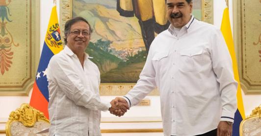 Gustavo-Petro-Nicolas-Maduro.jpg