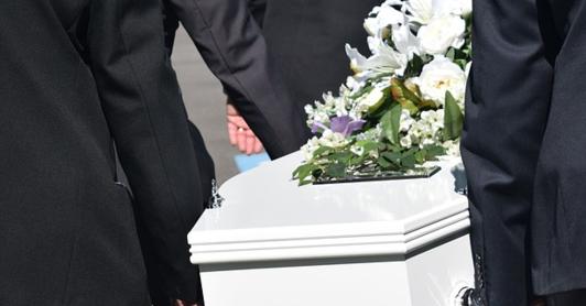 MujerFuneralEcuador.jpg