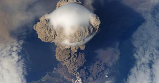 Nevado-del-Ruiz_-¿Que-danos-puede-causar-la-ceniza-volcanica_-1.jpg