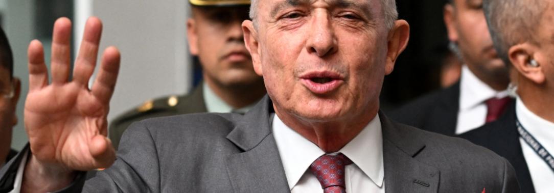 Compulsan copias a Uribe Vélez. / Foto: AFP.