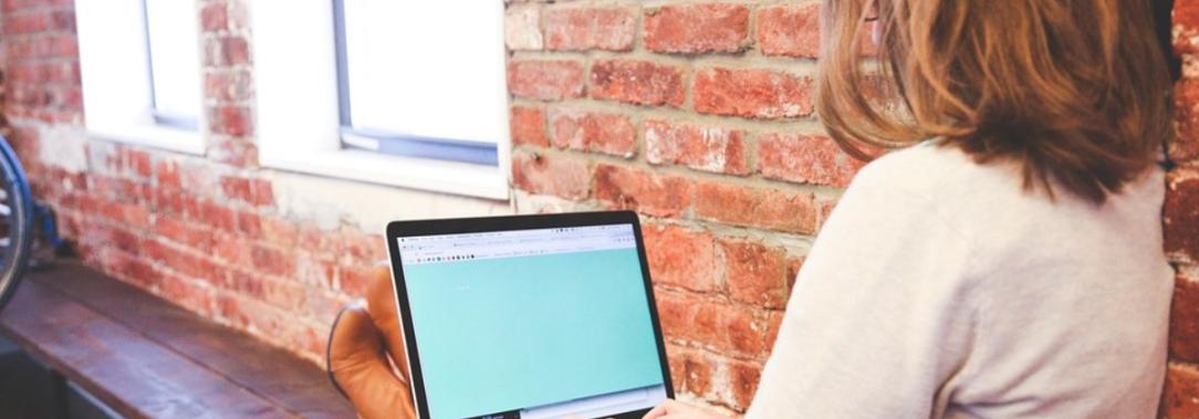 ¡Oportunidades-Hay-120-becas-para-mujeres-en-el-area-de-tecnologia.jpg