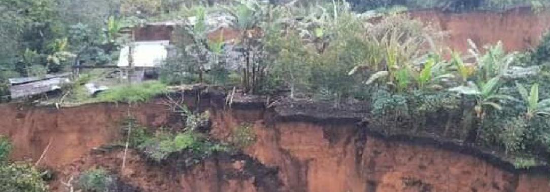 Deslizamiento-de-tierra-Cauca.-Via-Panamericana.jpg