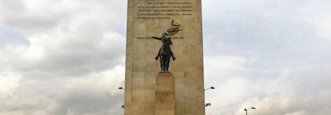 Monumento-heroes.jpg