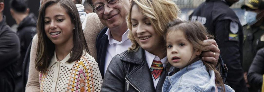 gustavo-petro-biografia.jpg
