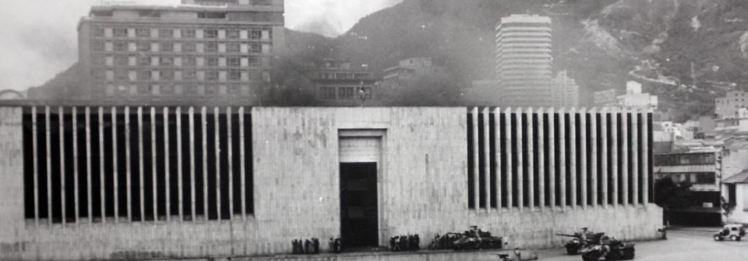 toma-y-retoma-palacio-de-justicia-01.jpg