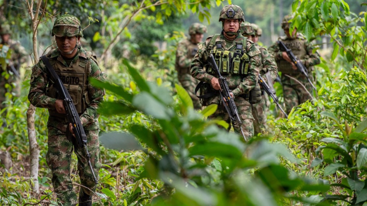 Dos muertos y dos heridos por explosiones en Meta y Caquetá