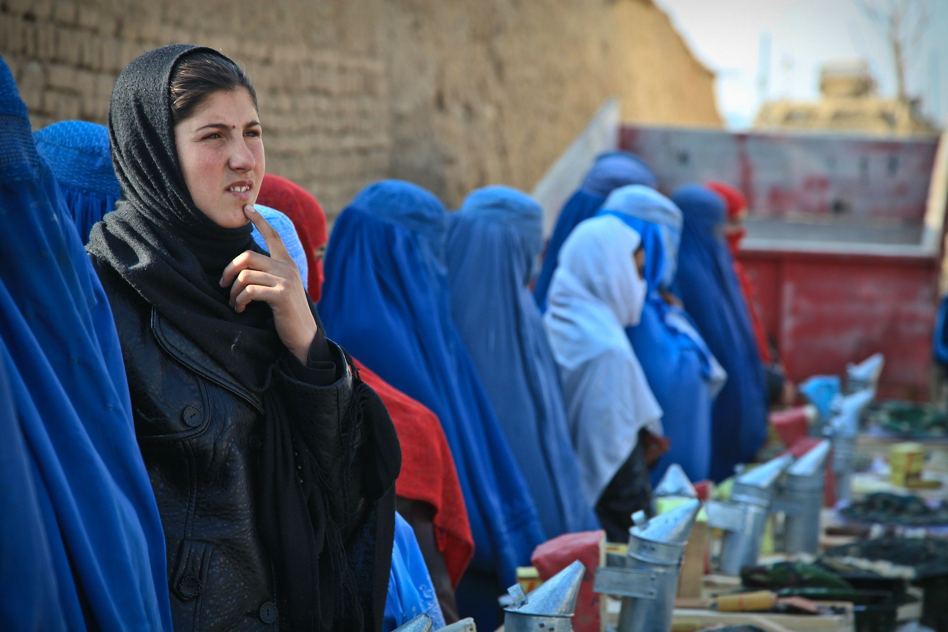 talibanes-afirman-que-mujeres-pueden estudiar