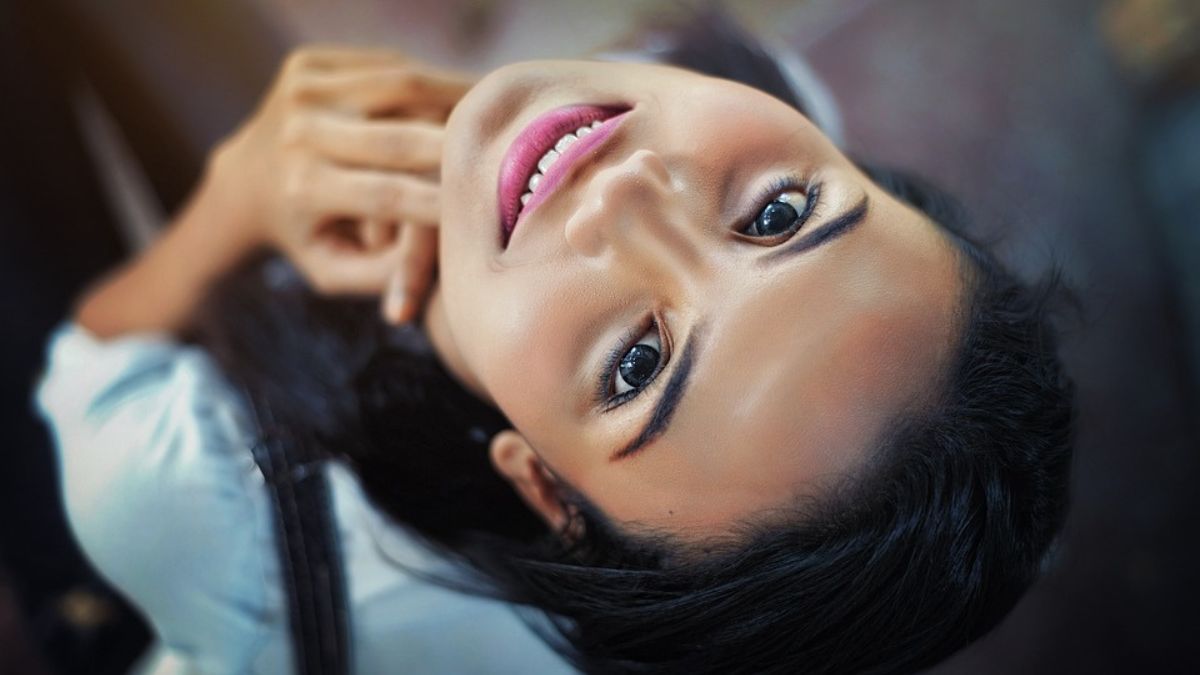 persona sonriendo dia mundial de la salud mental