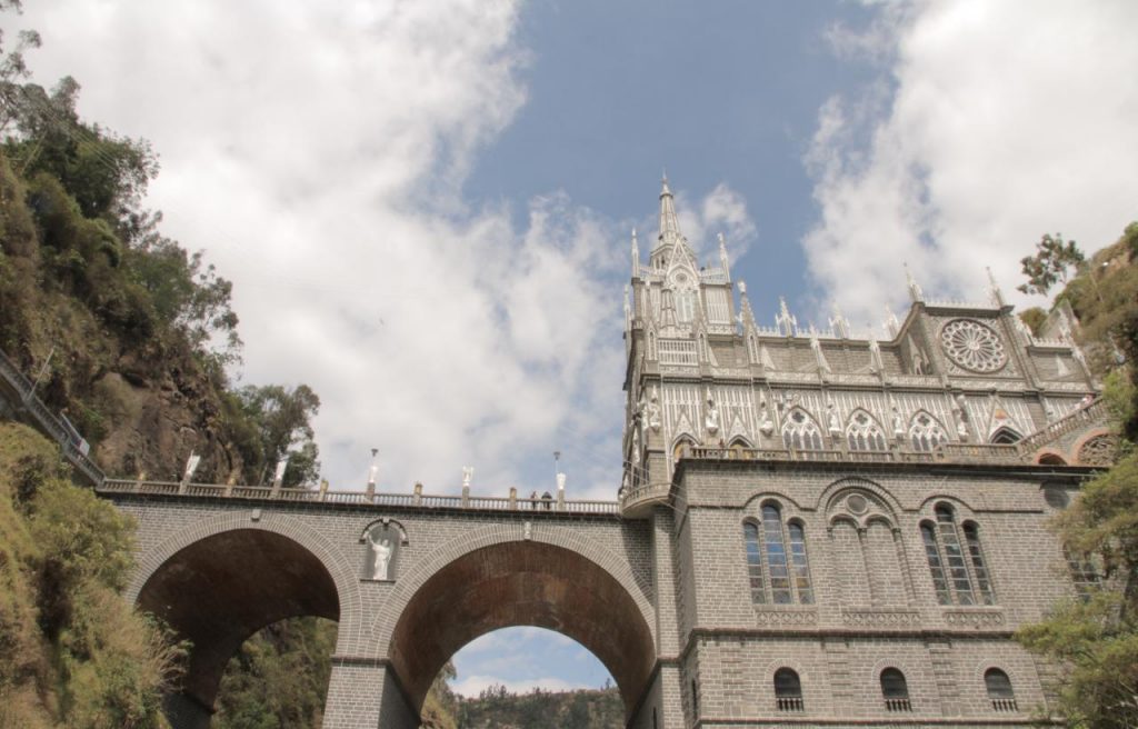 Santuario de las Lajas lugares turísticos colombia